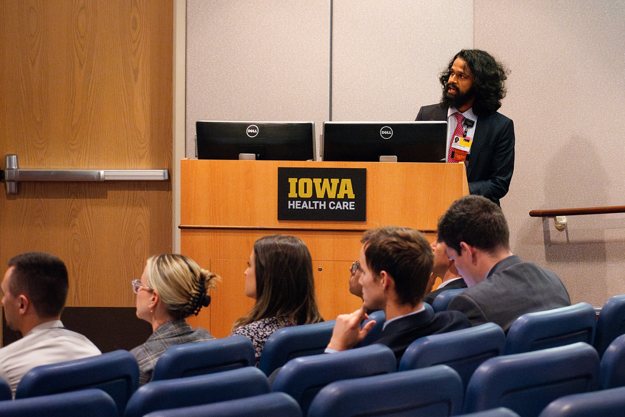 Taariq Mohammed presenting at resident and fellow research day