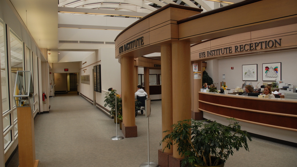 Eye Clinic in Pomerantz Family Pavilion